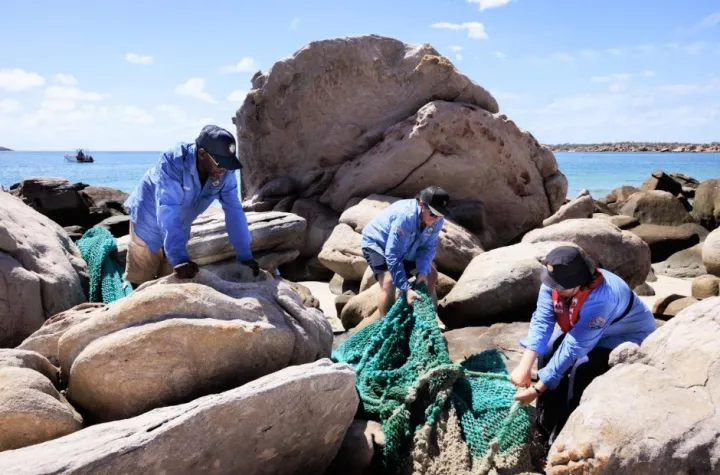 Anindilyakwa Land and Sea Rangers in action